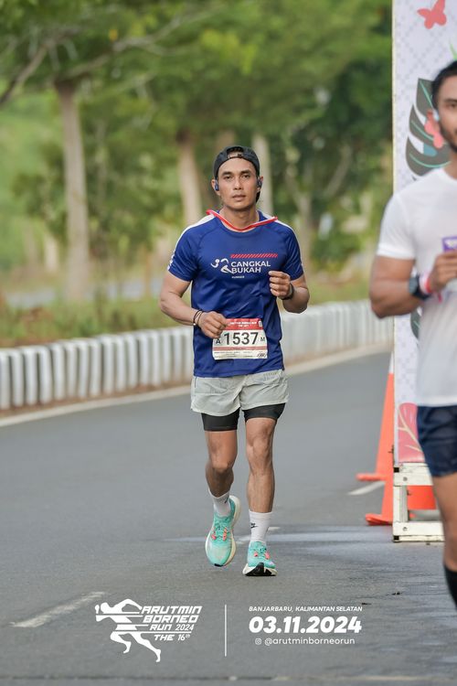 Race photo from Arutmin Borneo Run 2024