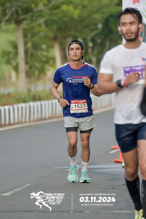 Race photo from Arutmin Borneo Run 2024