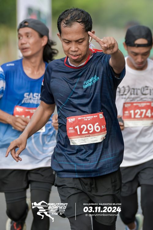 Race photo from Arutmin Borneo Run 2024