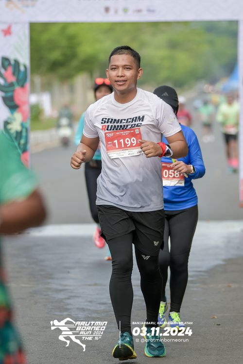 Race photo from Arutmin Borneo Run 2024