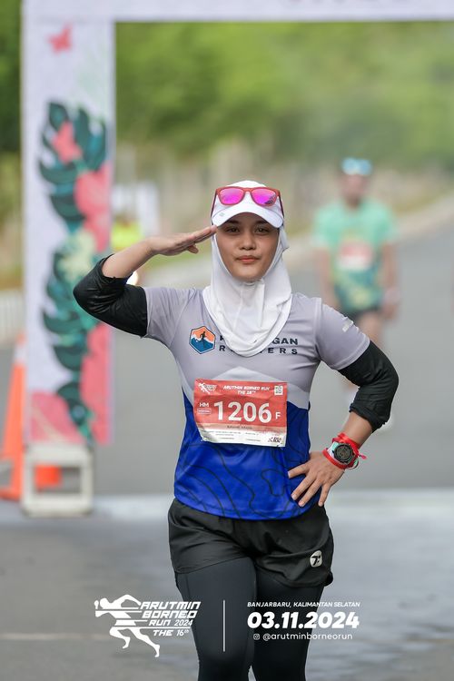 Race photo from Arutmin Borneo Run 2024