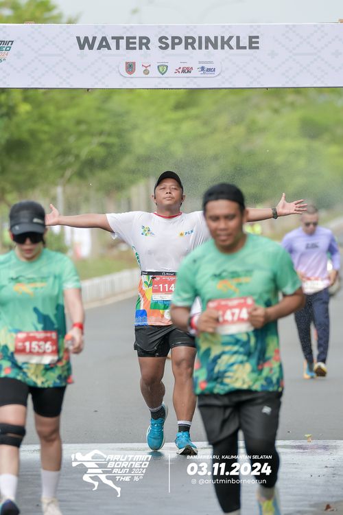 Race photo from Arutmin Borneo Run 2024