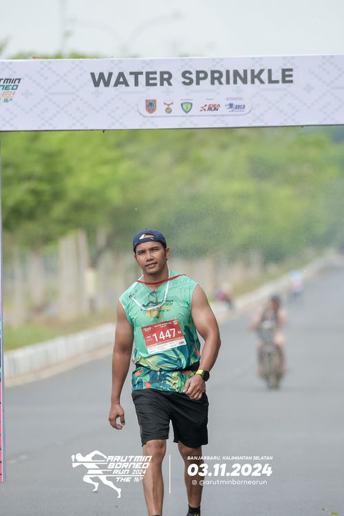 Race photo from Arutmin Borneo Run 2024