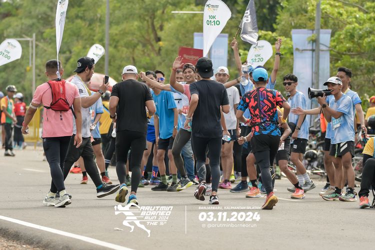 Race photo from Arutmin Borneo Run 2024