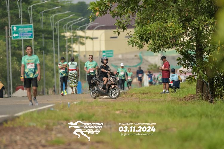 Race photo from Arutmin Borneo Run 2024