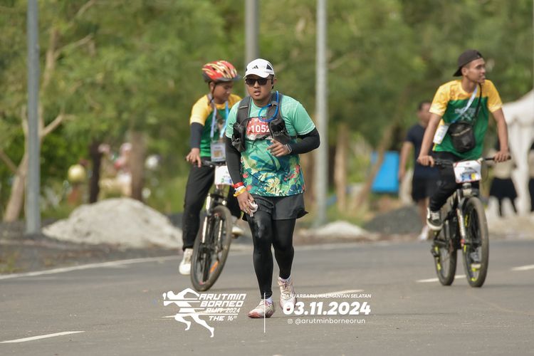 Race photo from Arutmin Borneo Run 2024
