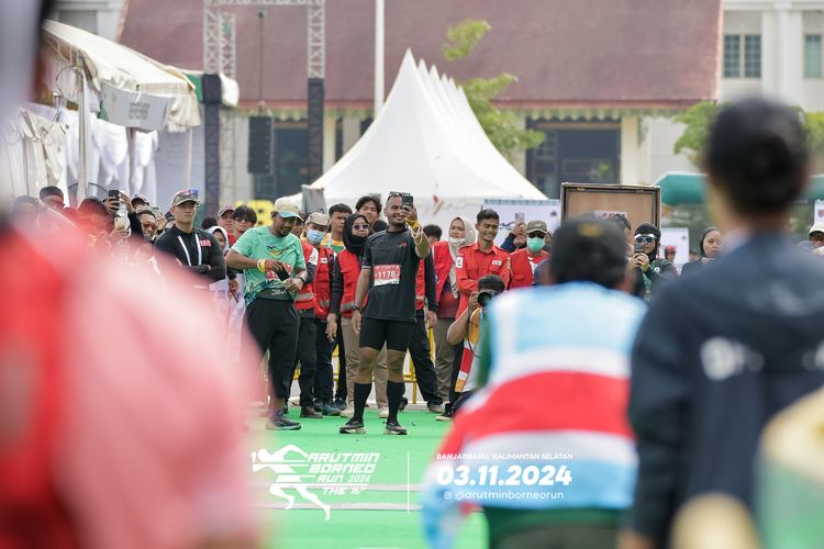 Race photo from Arutmin Borneo Run 2024