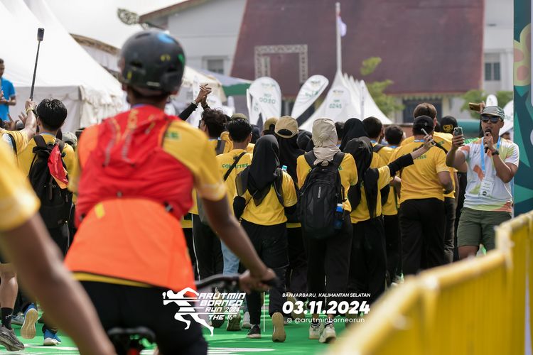 Race photo from Arutmin Borneo Run 2024