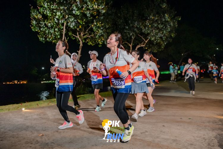 Race photo from PIK NITE RUN 2025