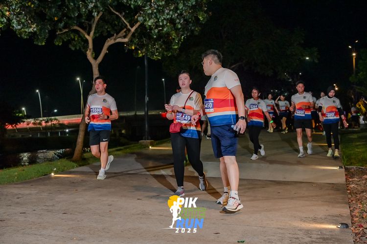 Race photo from PIK NITE RUN 2025