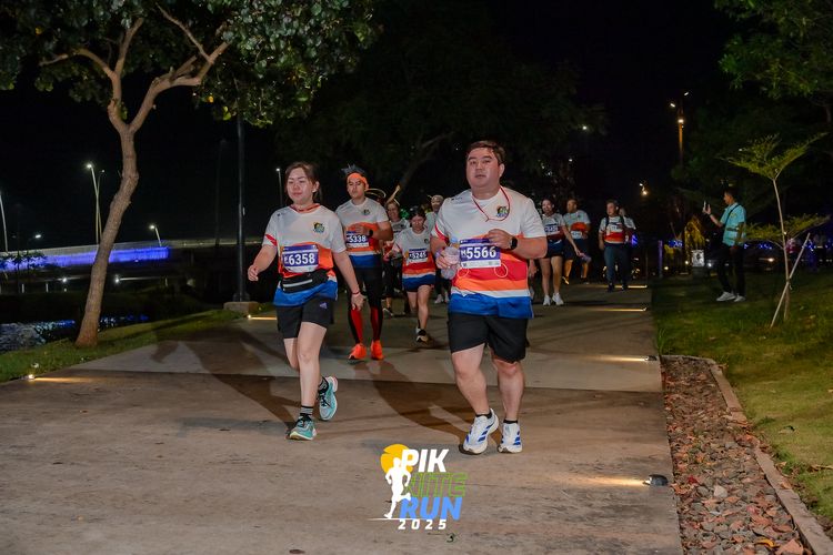 Race photo from PIK NITE RUN 2025