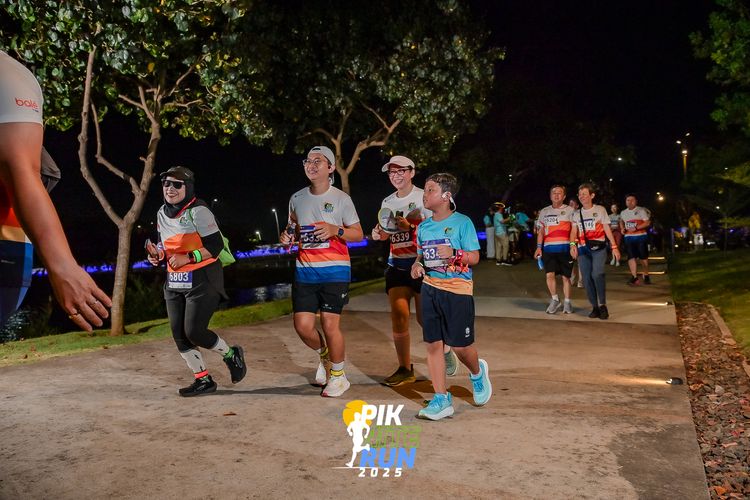 Race photo from PIK NITE RUN 2025