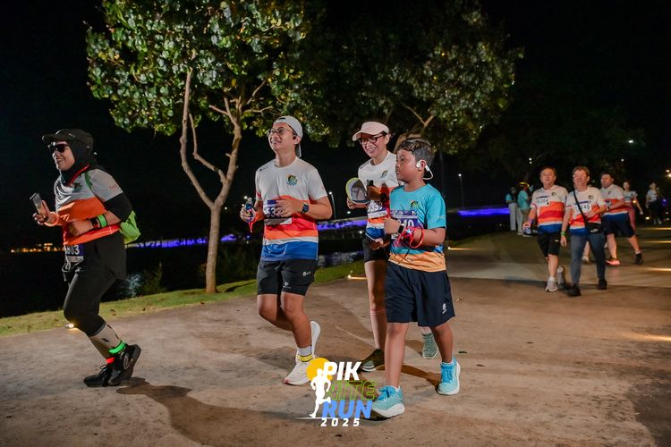 Race photo from PIK NITE RUN 2025