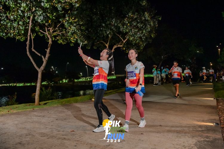 Race photo from PIK NITE RUN 2025