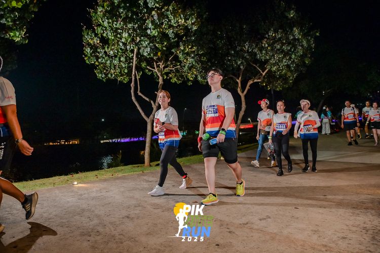 Race photo from PIK NITE RUN 2025