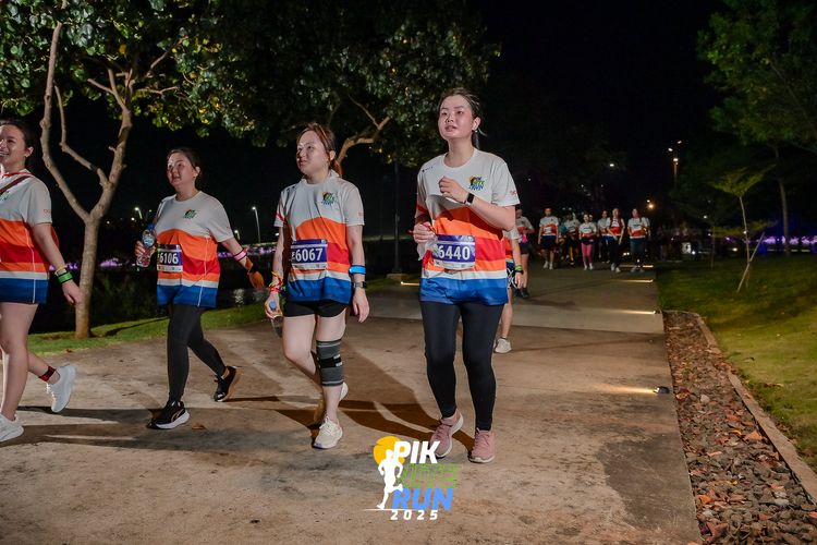 Race photo from PIK NITE RUN 2025