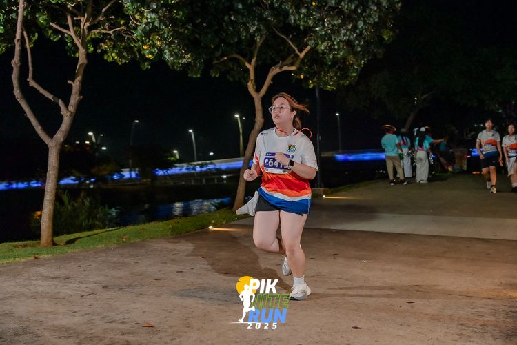 Race photo from PIK NITE RUN 2025