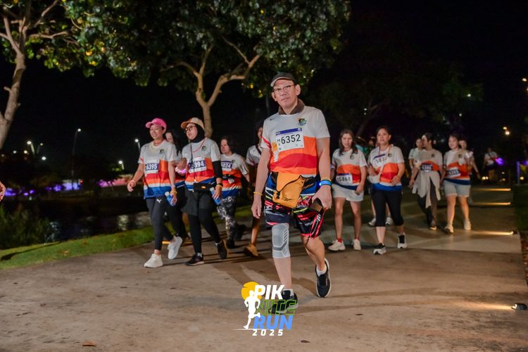 Race photo from PIK NITE RUN 2025