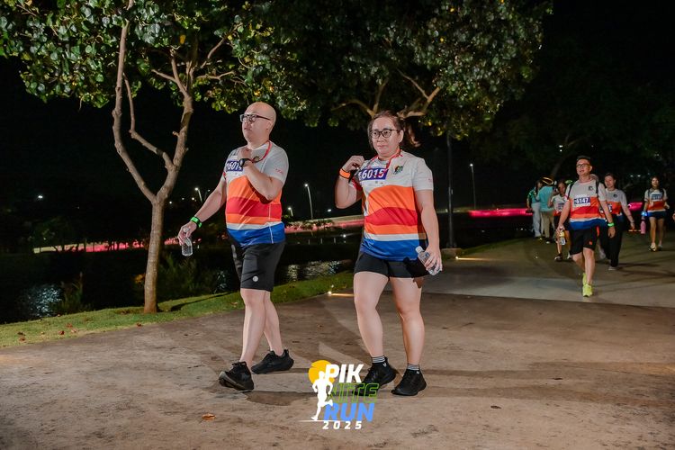 Race photo from PIK NITE RUN 2025