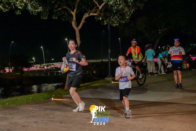 Race photo from PIK NITE RUN 2025