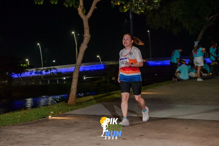 Race photo from PIK NITE RUN 2025