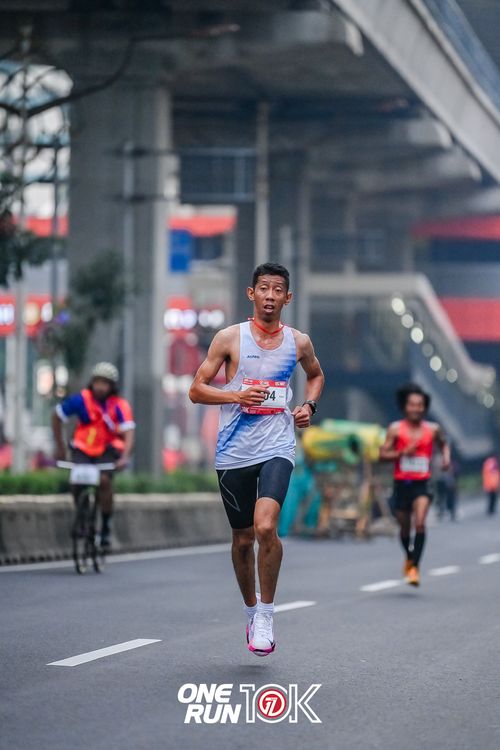 Race photo from ONE RUN 10K 2025