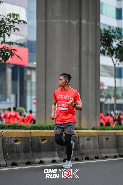 Race photo from ONE RUN 10K 2025