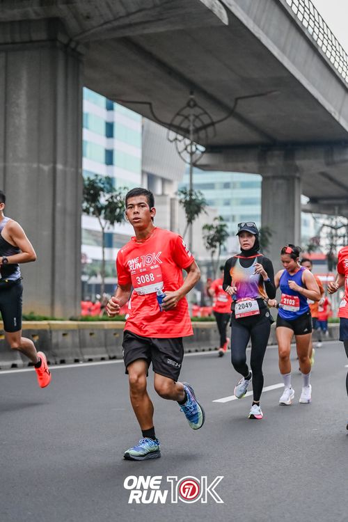 Race photo from ONE RUN 10K 2025
