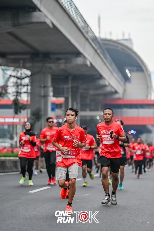 Race photo from ONE RUN 10K 2025