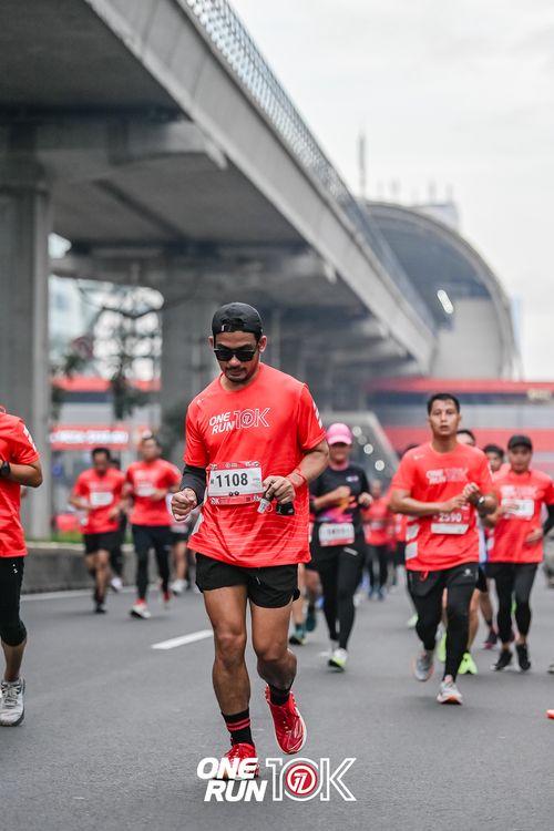 Race photo from ONE RUN 10K 2025