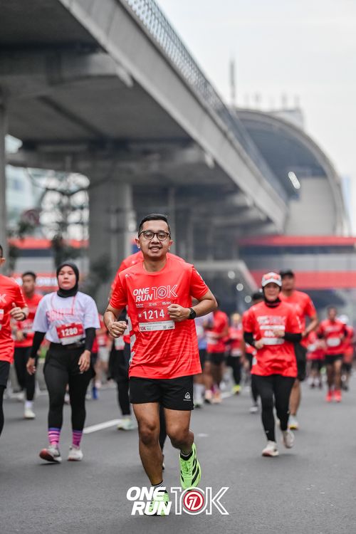 Race photo from ONE RUN 10K 2025