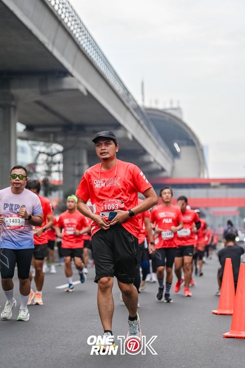 Race photo from ONE RUN 10K 2025