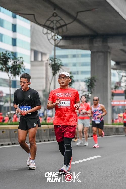Race photo from ONE RUN 10K 2025