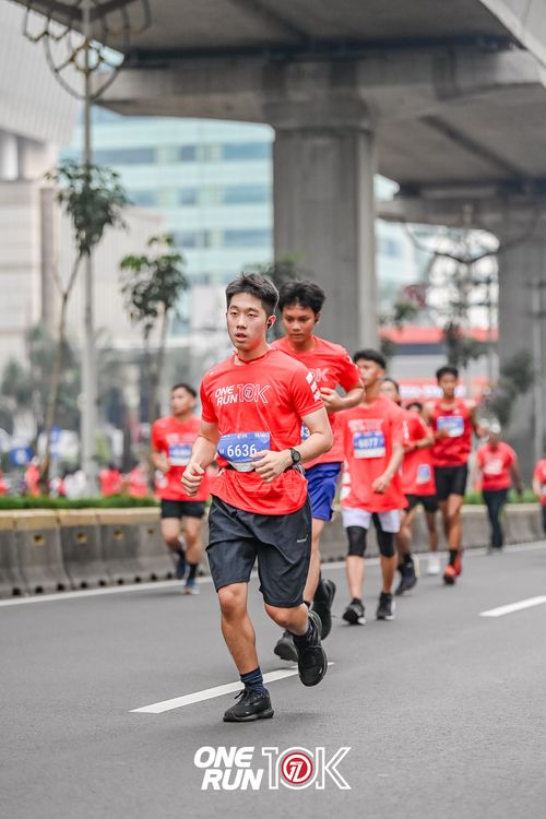 Race photo from ONE RUN 10K 2025