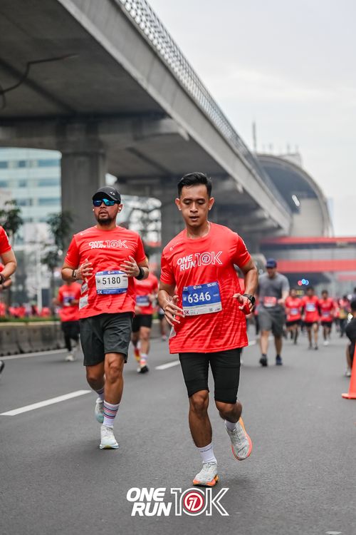 Race photo from ONE RUN 10K 2025