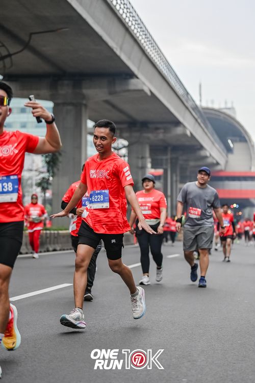 Race photo from ONE RUN 10K 2025
