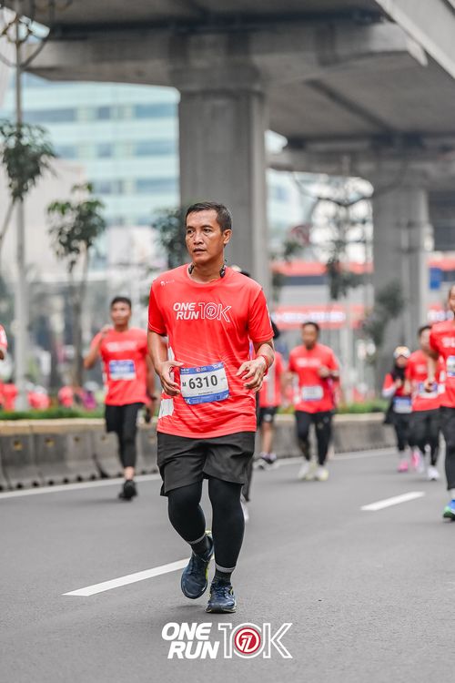 Race photo from ONE RUN 10K 2025