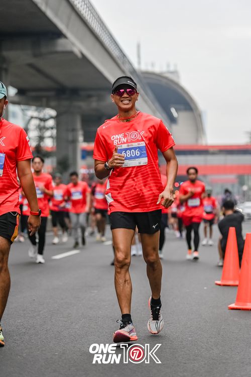 Race photo from ONE RUN 10K 2025