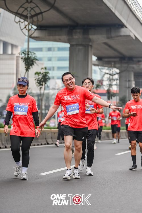 Race photo from ONE RUN 10K 2025