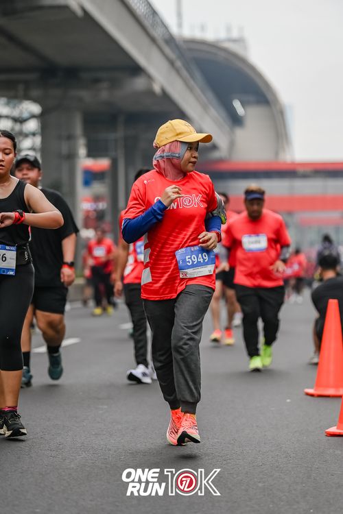 Race photo from ONE RUN 10K 2025