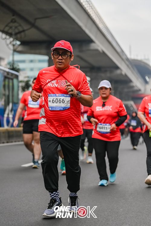 Race photo from ONE RUN 10K 2025