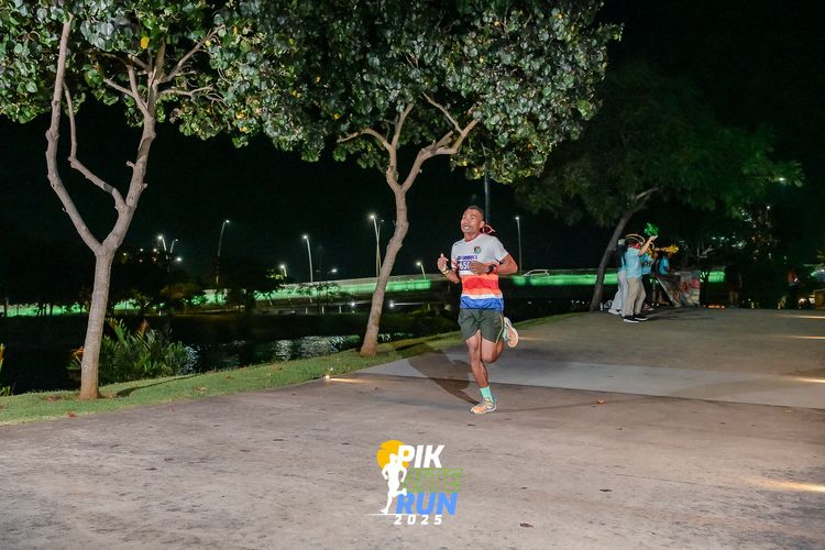 Race photo from PIK NITE RUN 2025