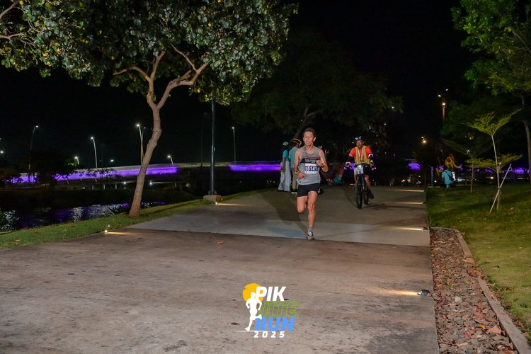 Race photo from PIK NITE RUN 2025