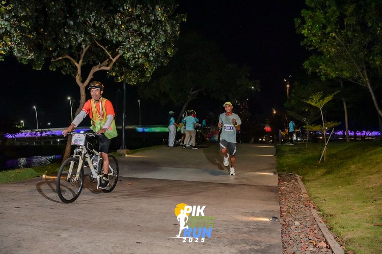 Race photo from PIK NITE RUN 2025