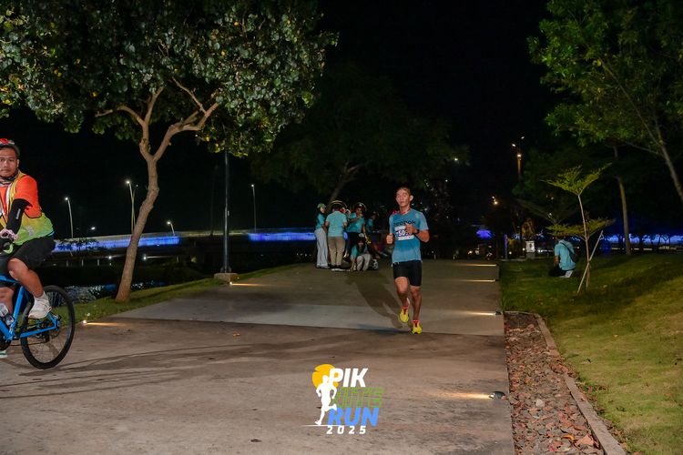 Race photo from PIK NITE RUN 2025