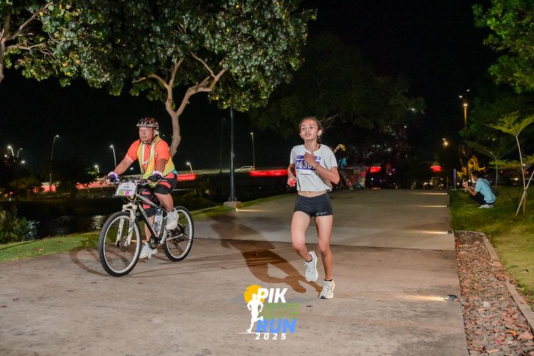 Race photo from PIK NITE RUN 2025