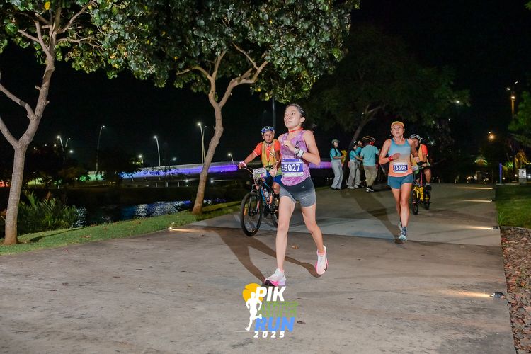Race photo from PIK NITE RUN 2025