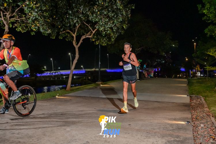 Race photo from PIK NITE RUN 2025