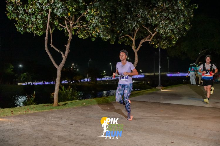 Race photo from PIK NITE RUN 2025