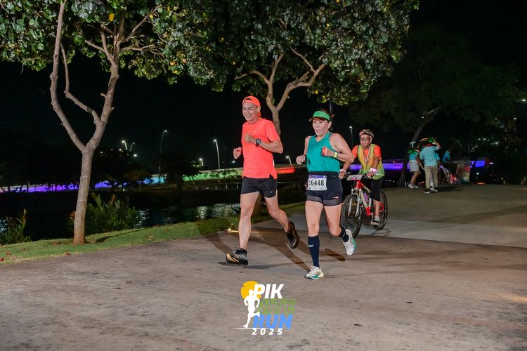 Race photo from PIK NITE RUN 2025